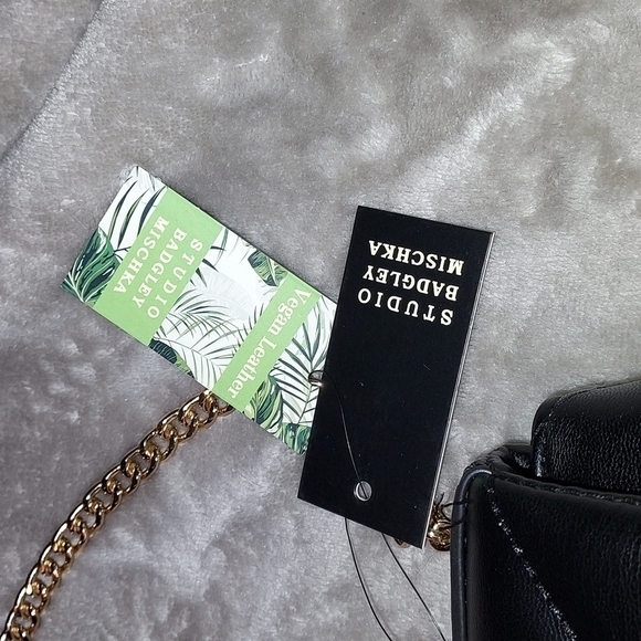 Badgley Mischka studio quilted vegan leather black bag - Picture 8 of 11